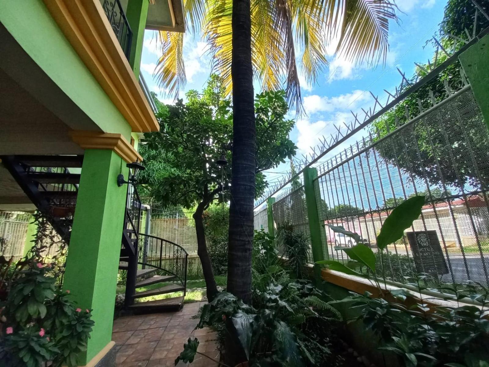 Hostal San Antonio Leon Bagian luar foto