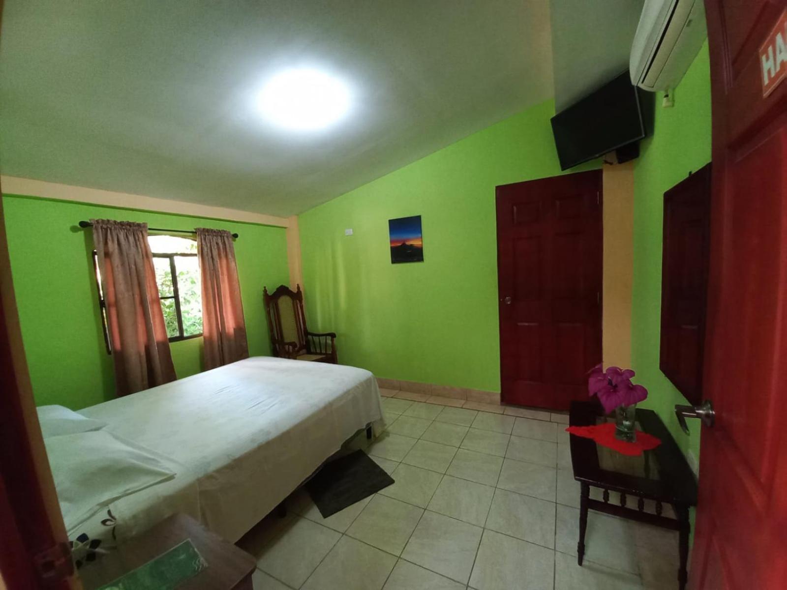 Hostal San Antonio Leon Bagian luar foto