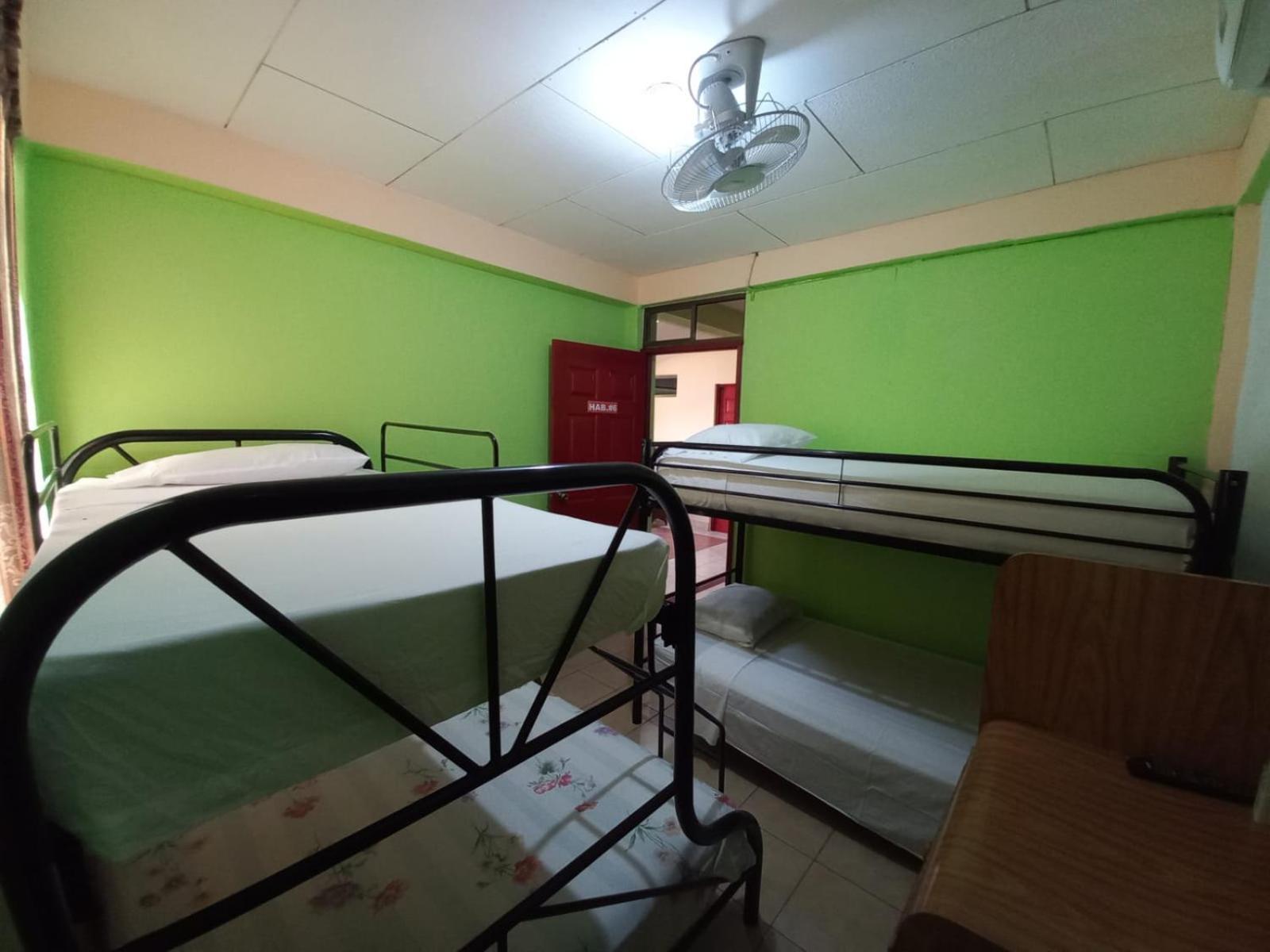 Hostal San Antonio Leon Bagian luar foto