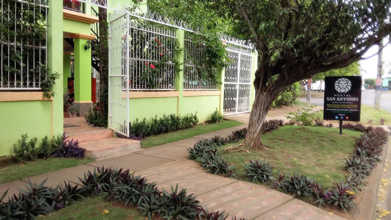 Hostal San Antonio Leon Bagian luar foto