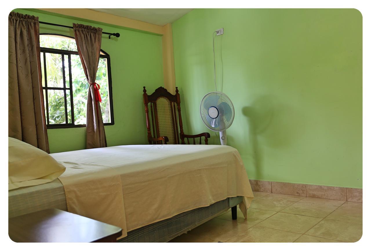 Hostal San Antonio Leon Bagian luar foto