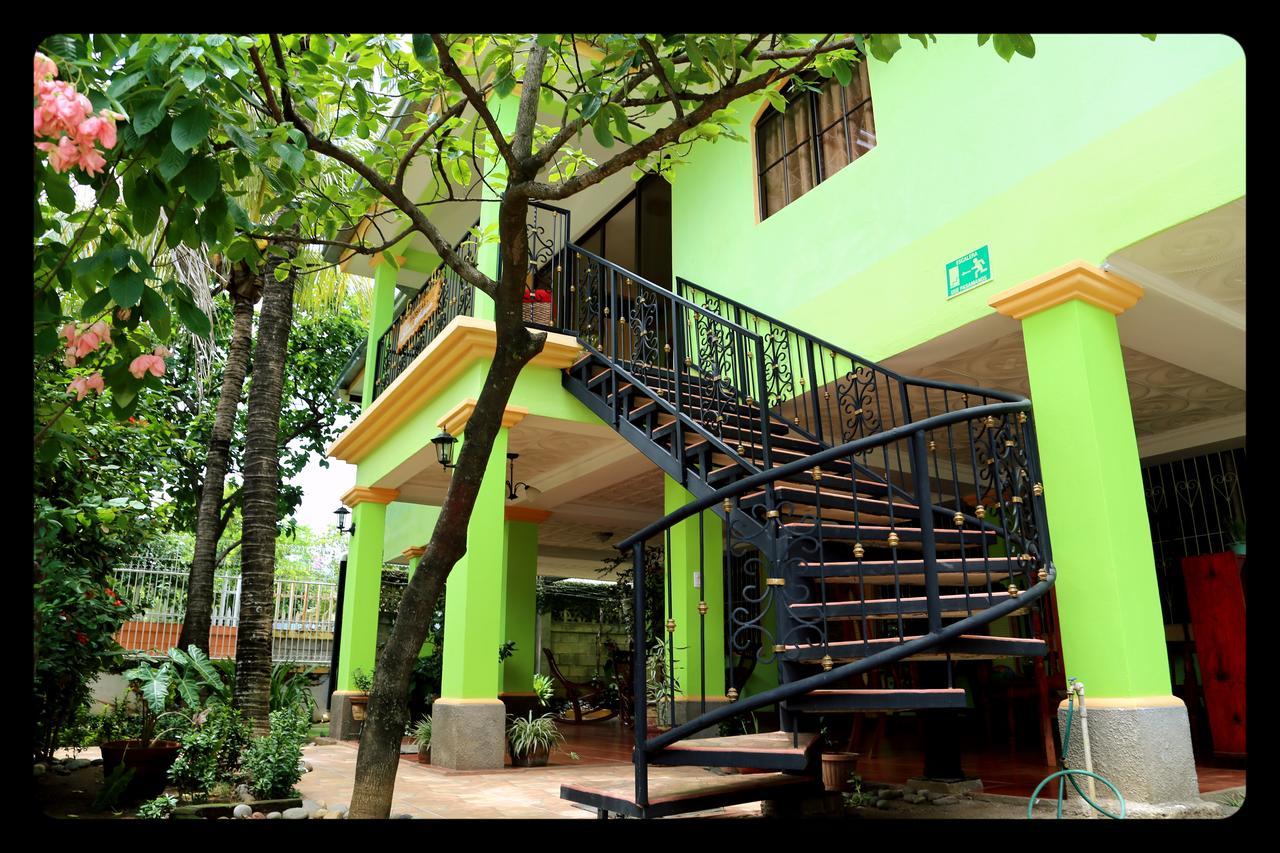 Hostal San Antonio Leon Bagian luar foto