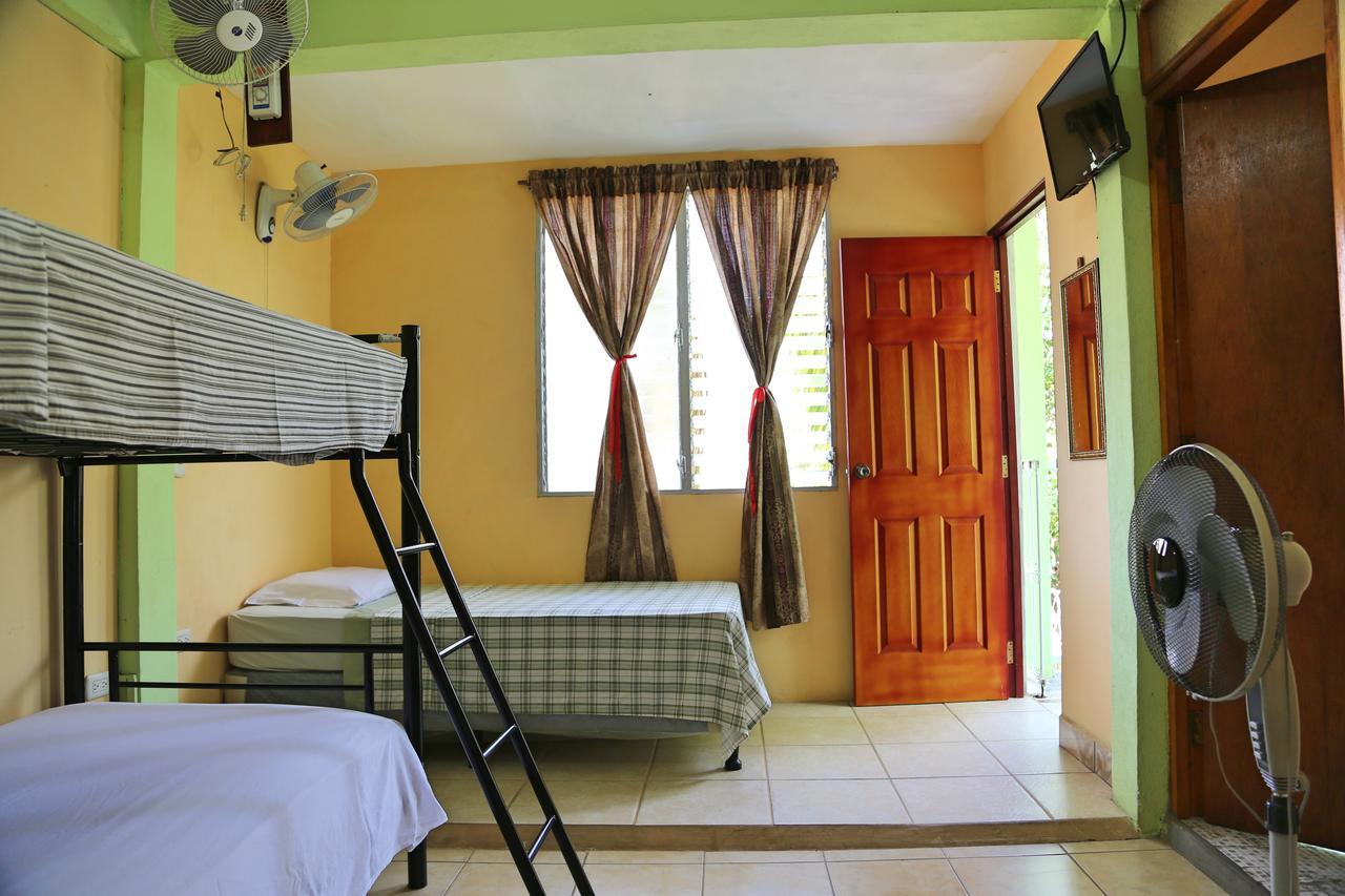 Hostal San Antonio Leon Bagian luar foto
