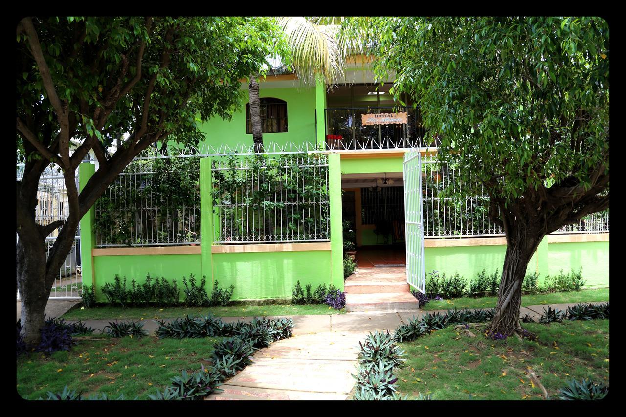 Hostal San Antonio Leon Bagian luar foto