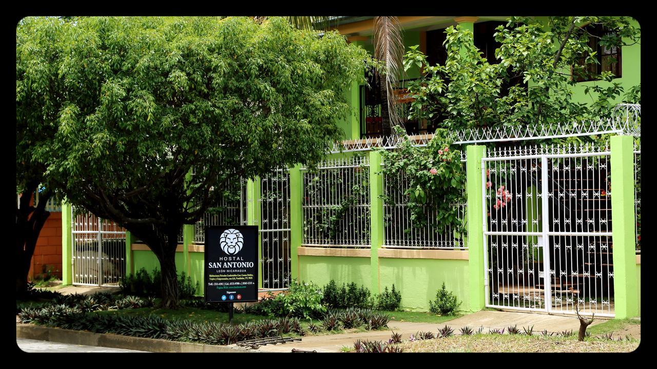 Hostal San Antonio Leon Bagian luar foto