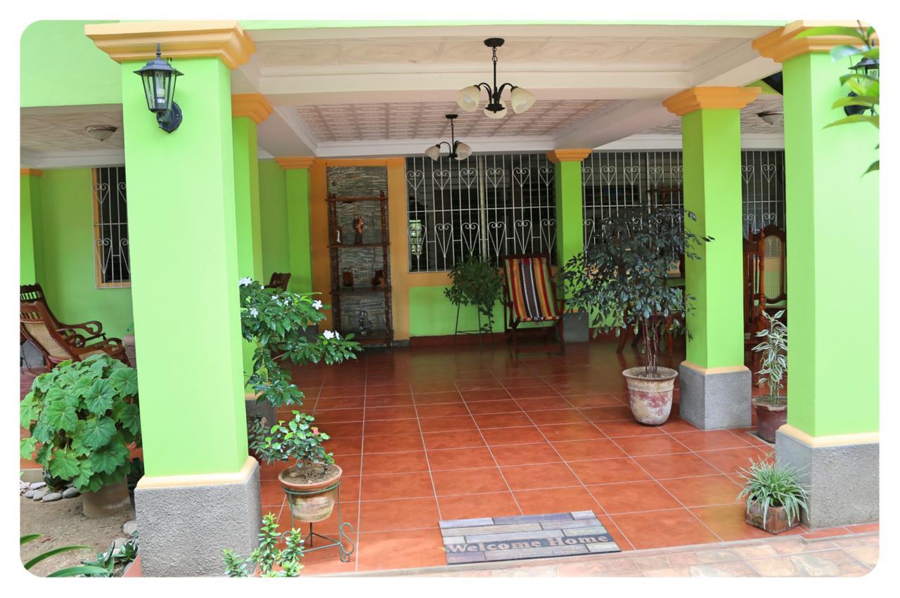 Hostal San Antonio Leon Bagian luar foto