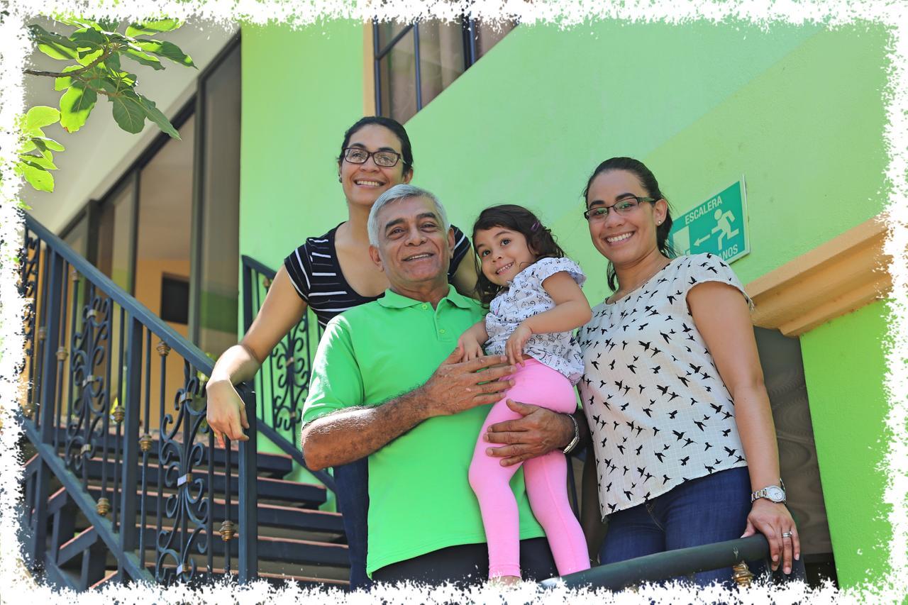 Hostal San Antonio Leon Bagian luar foto
