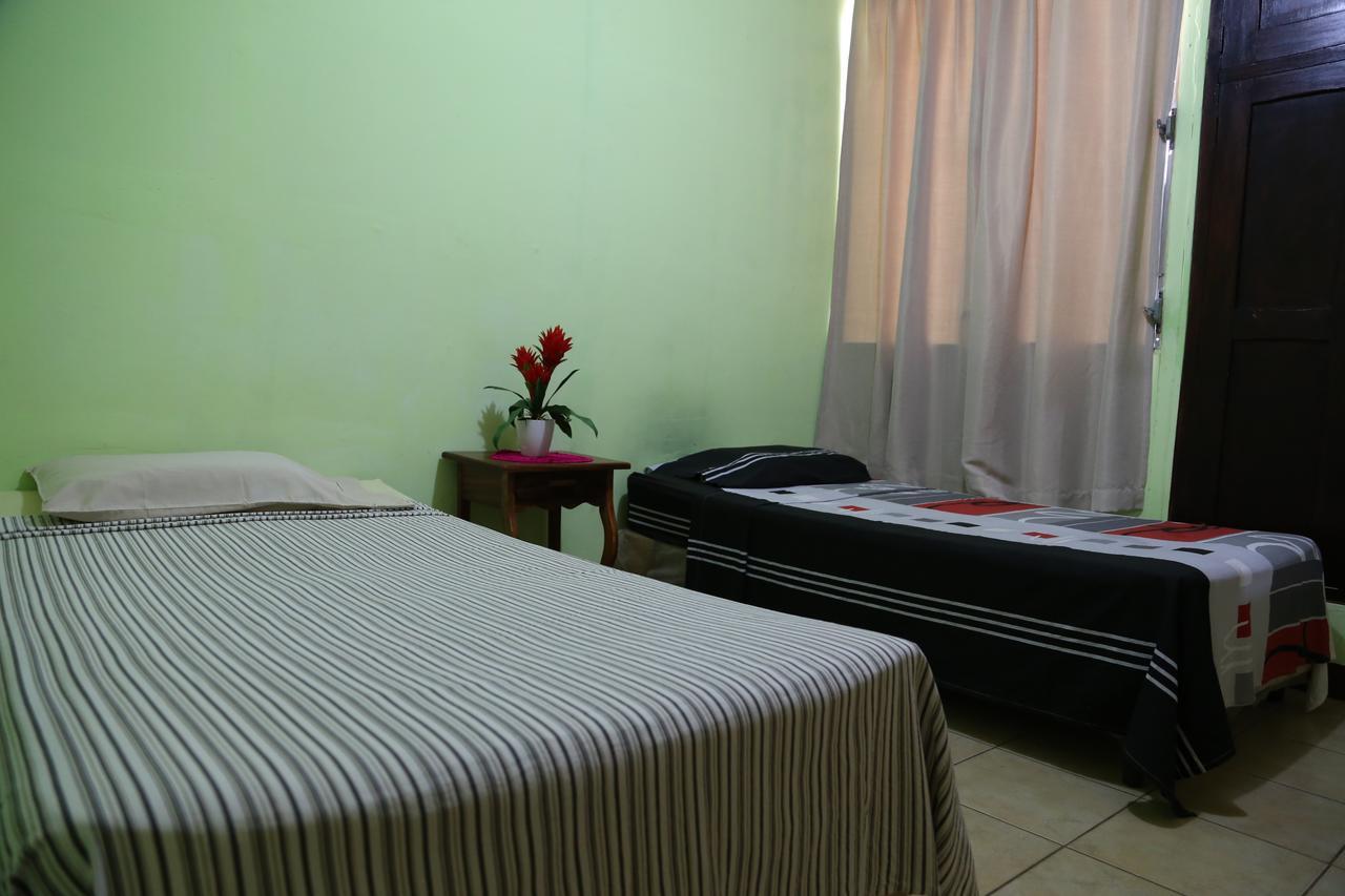Hostal San Antonio Leon Bagian luar foto