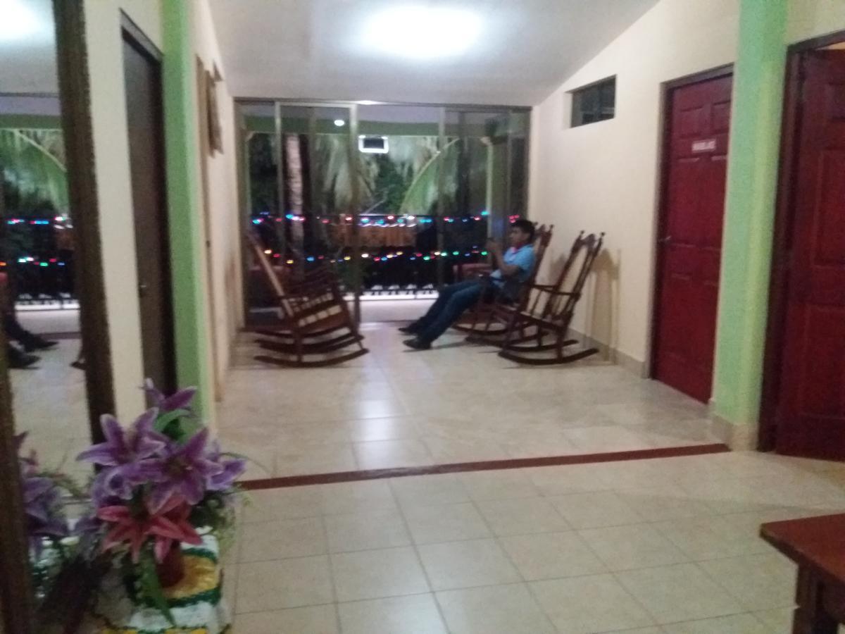 Hostal San Antonio Leon Bagian luar foto