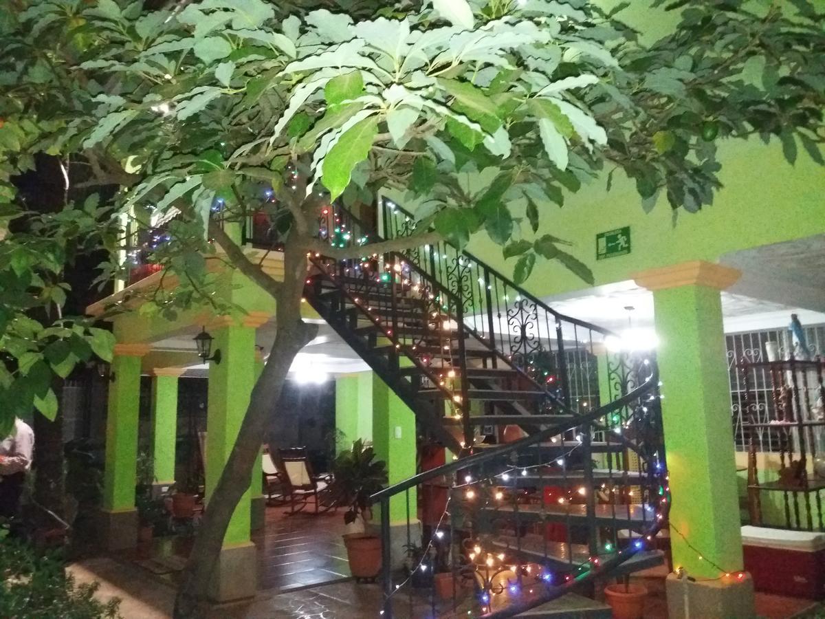 Hostal San Antonio Leon Bagian luar foto