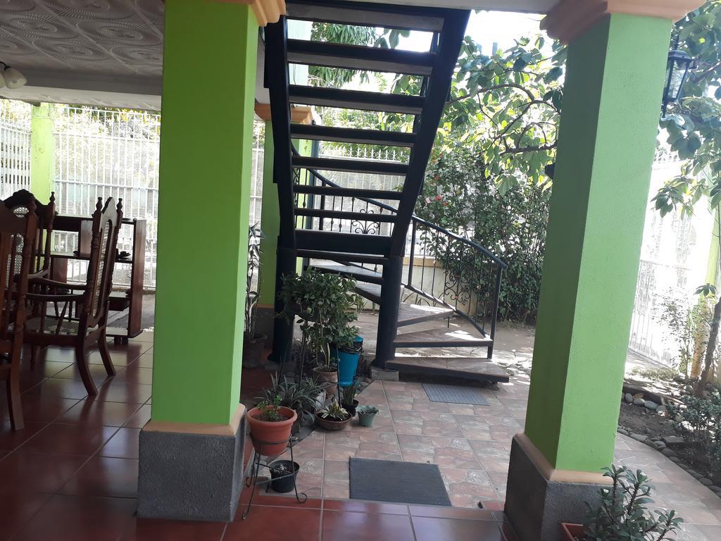 Hostal San Antonio Leon Bagian luar foto